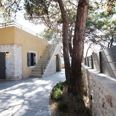 Villa Pefka, By Hellocrete *