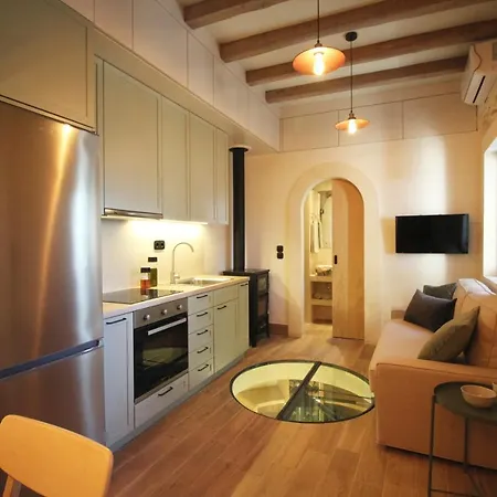 Villa Pefka, By Hellocrete *