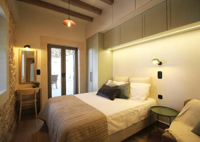 Villa Pefka, By Hellocrete *