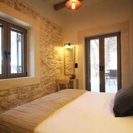 Villa Pefka, By Hellocrete *