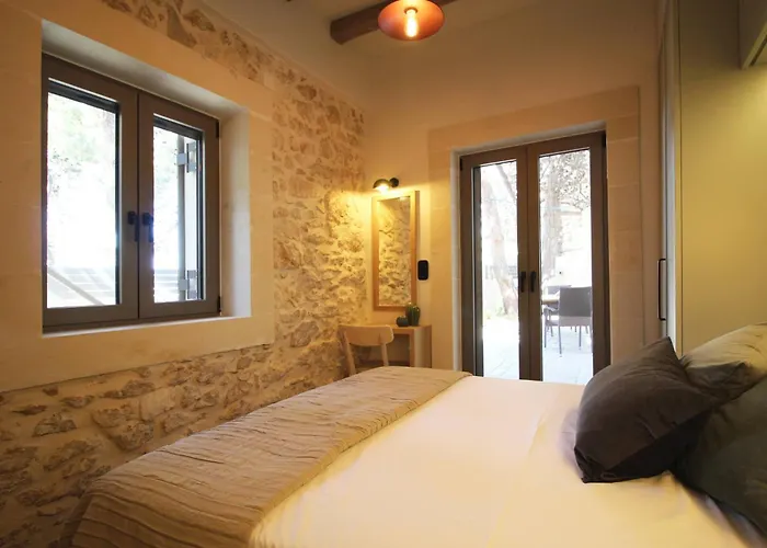 Villa Pefka, By Hellocrete *