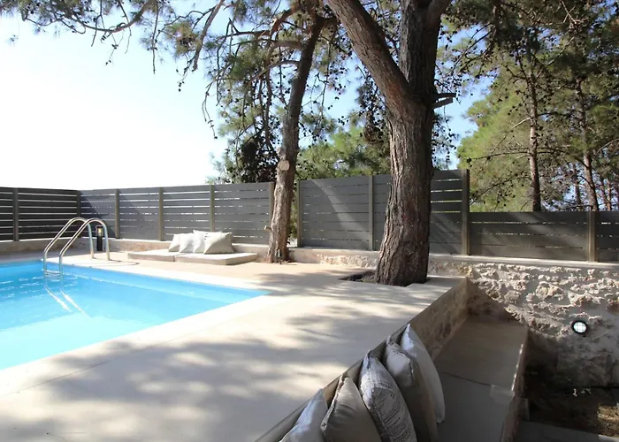 Pefka, By Hellocrete Rétino