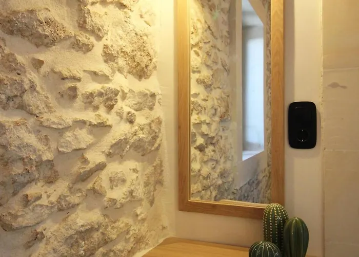 Pefka, By Hellocrete Rétino